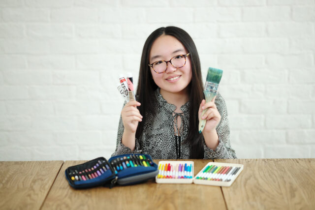 親子でアートを楽しもう!14歳アーティストの世界をぬりえで体感