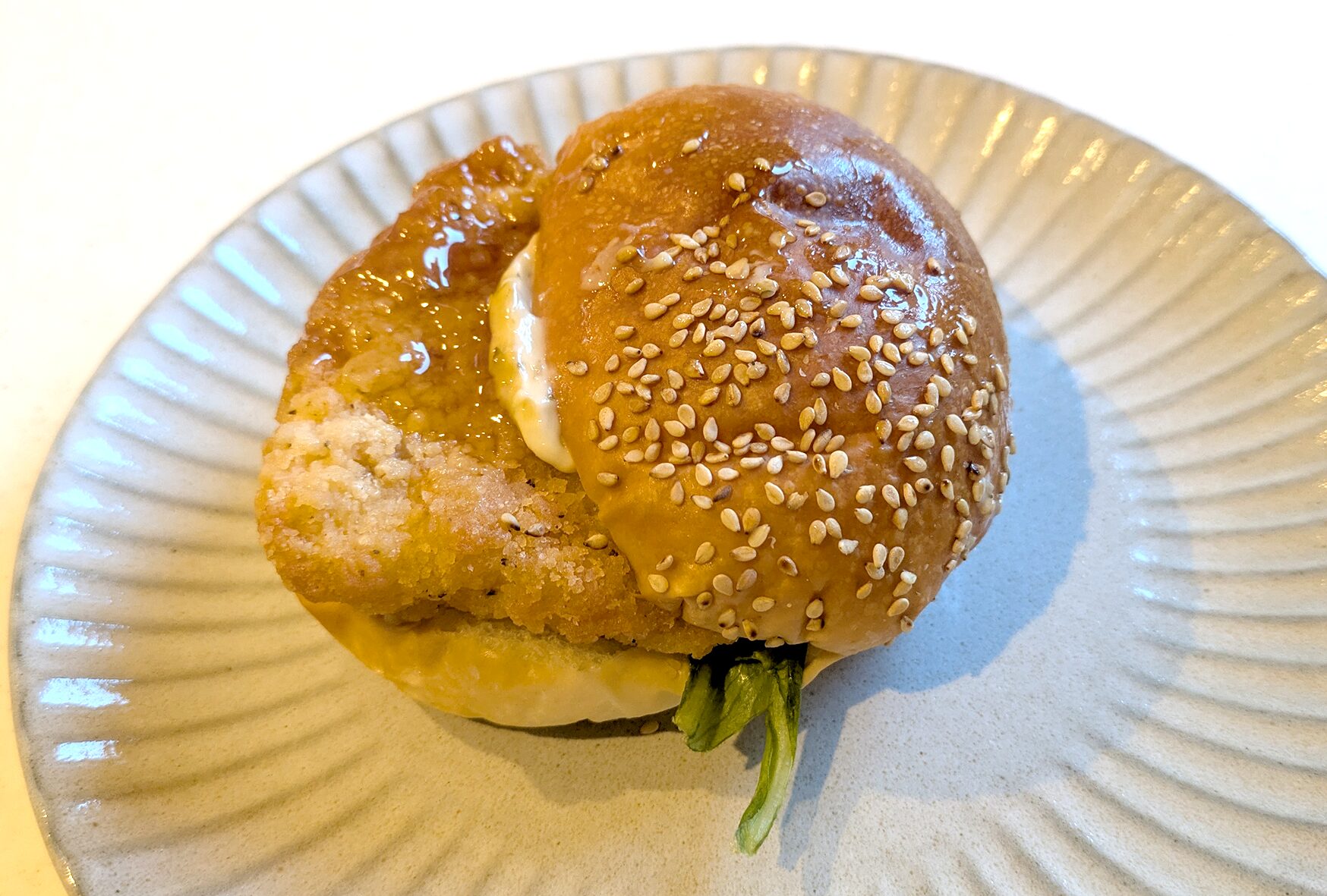 5歳長女が抱いた「ハンバーガーのごま」への疑問に思わず爆笑した話