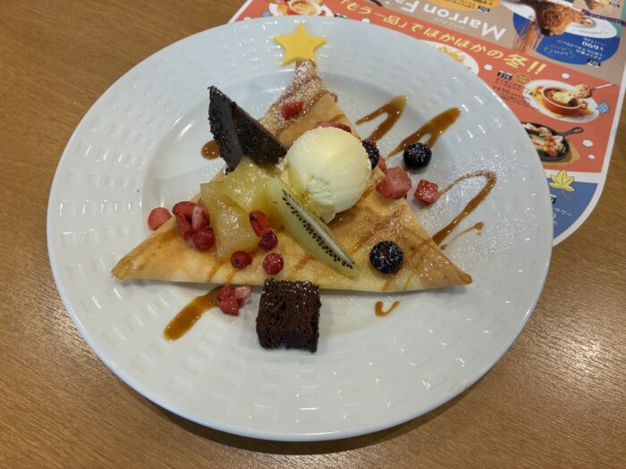 【親子でココス！】1週間限定の「もみの木クレープ」でクリスマス気分を満喫