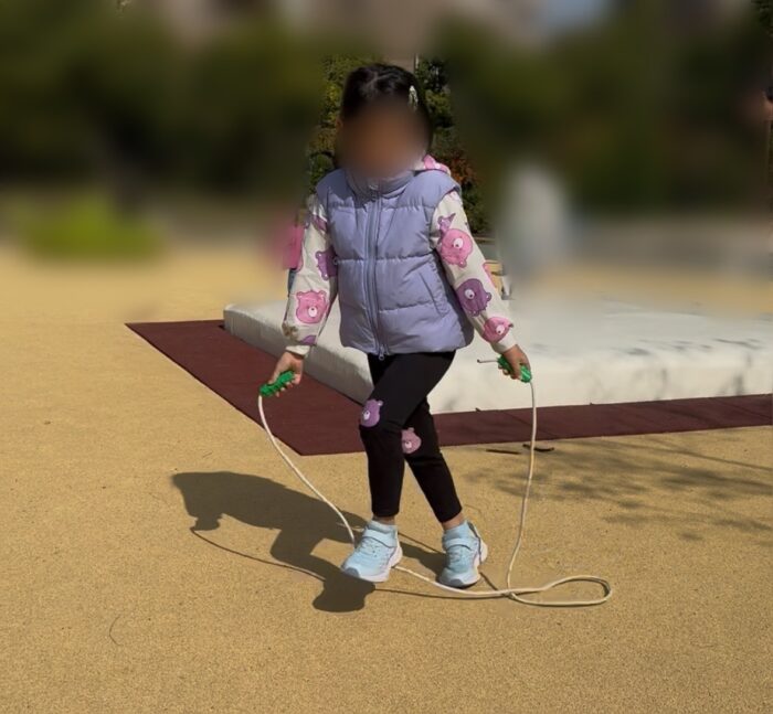 縄跳びできなかった年長女子が一発で跳べるようになった方法