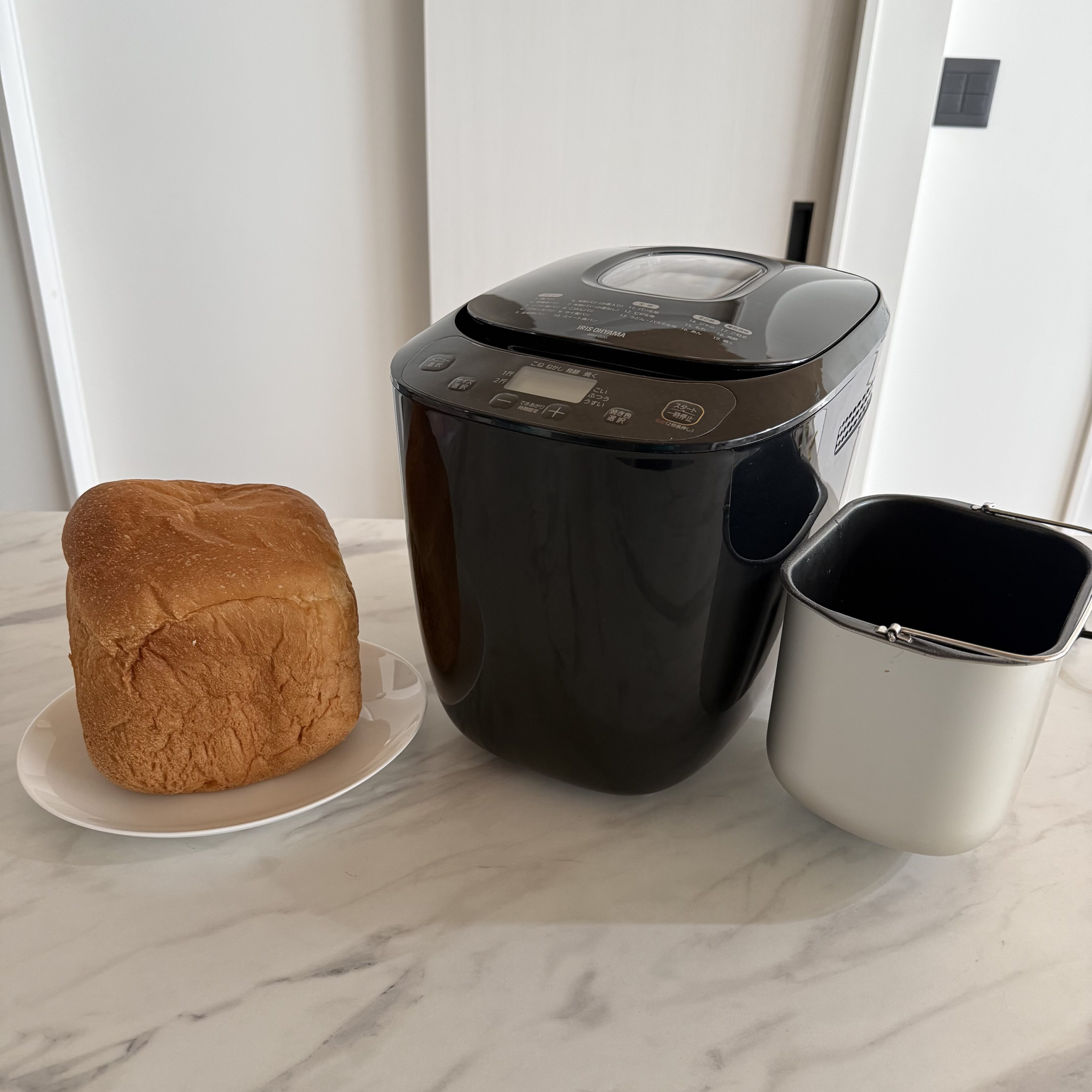 手頃なのに想像以上！アイリスオーヤマのホームベーカリー IBM-020 正直レポ