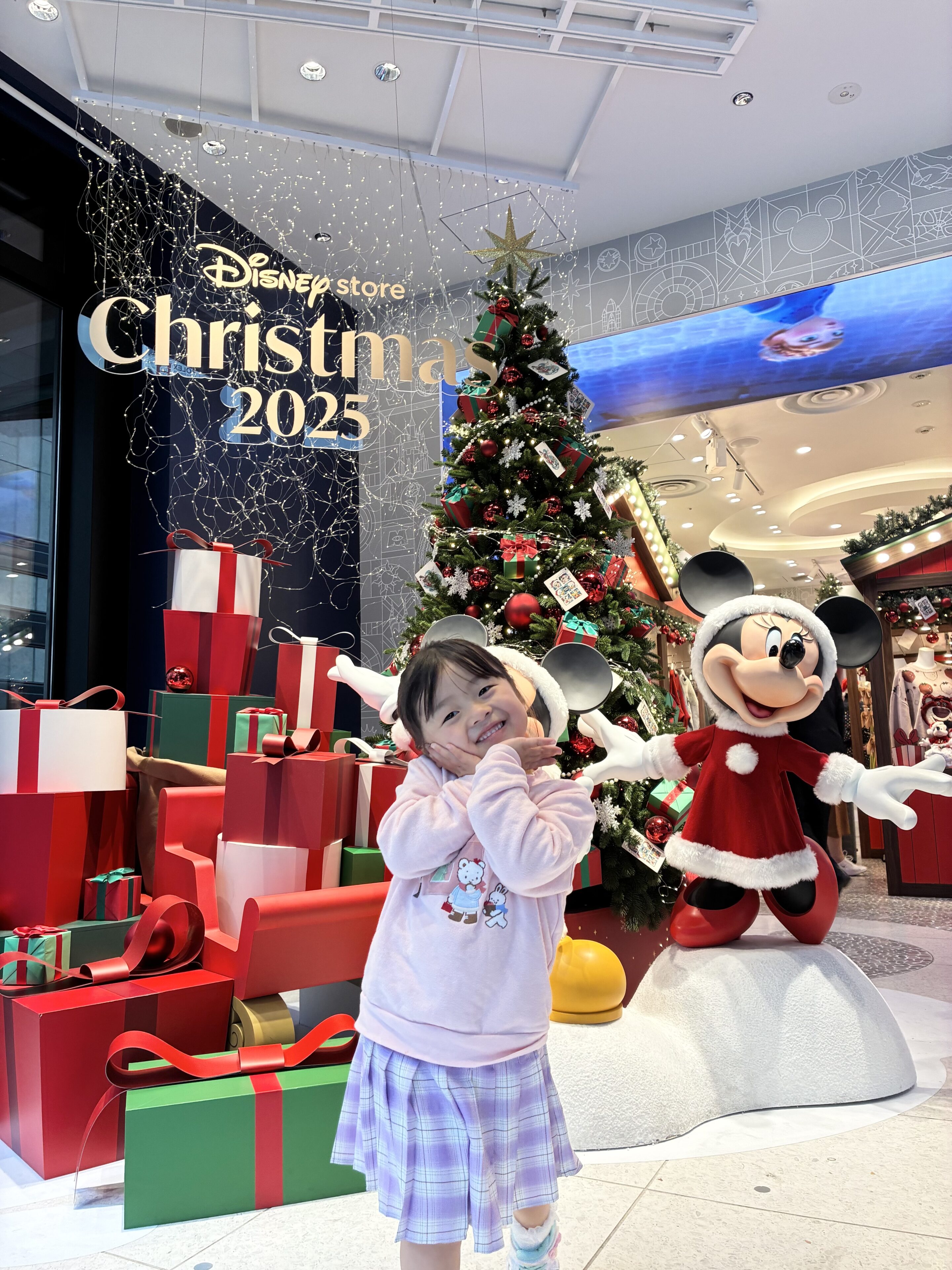 ディズニー好き必見!待ち時間ゼロの穴場ディズニークリスマスフォトスポット!