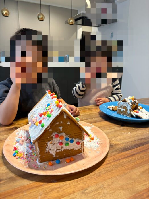 【KALDI】本当に映えるの？4歳・2歳とヘクセンハウス作りに挑戦！母が深夜に白目になったワケ