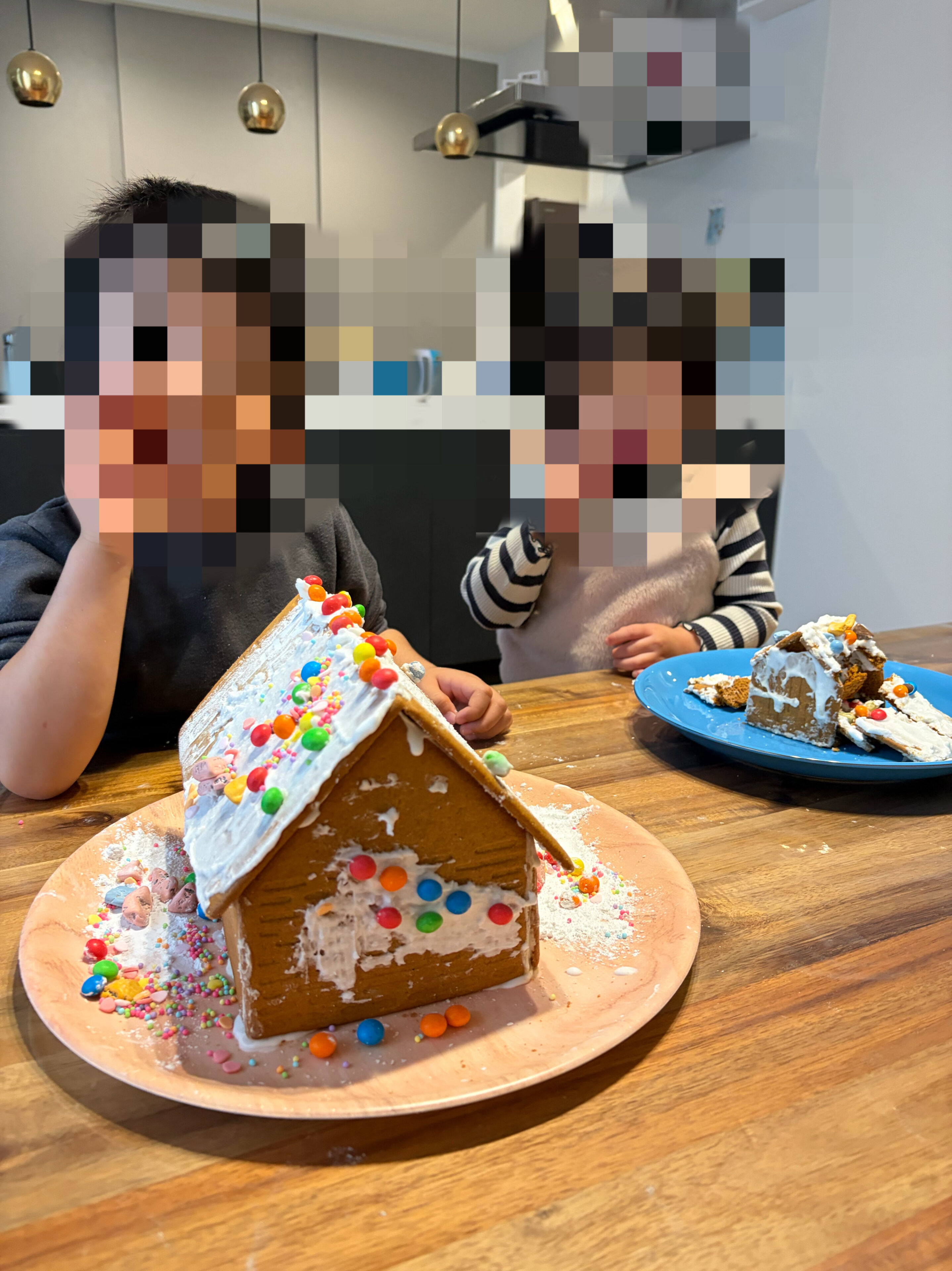 【KALDI】本当に映えるの？4歳・2歳とヘクセンハウス作りに挑戦！母が深夜に白目になったワケ