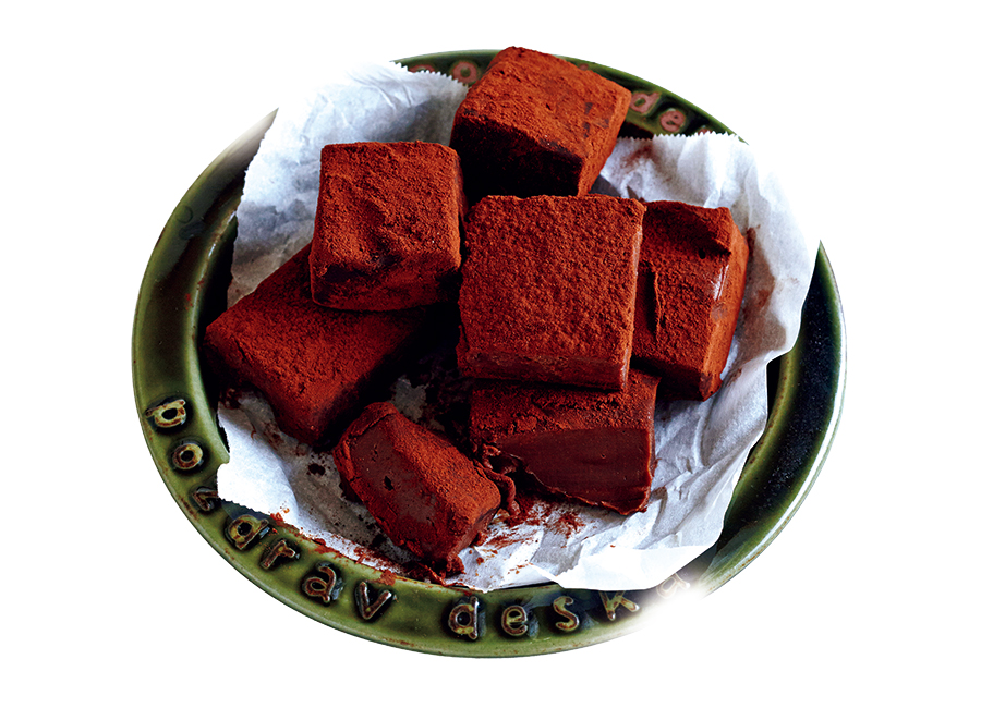 親子で作ろう！ 簡単おやつ「とろけるレンジ生チョコ」