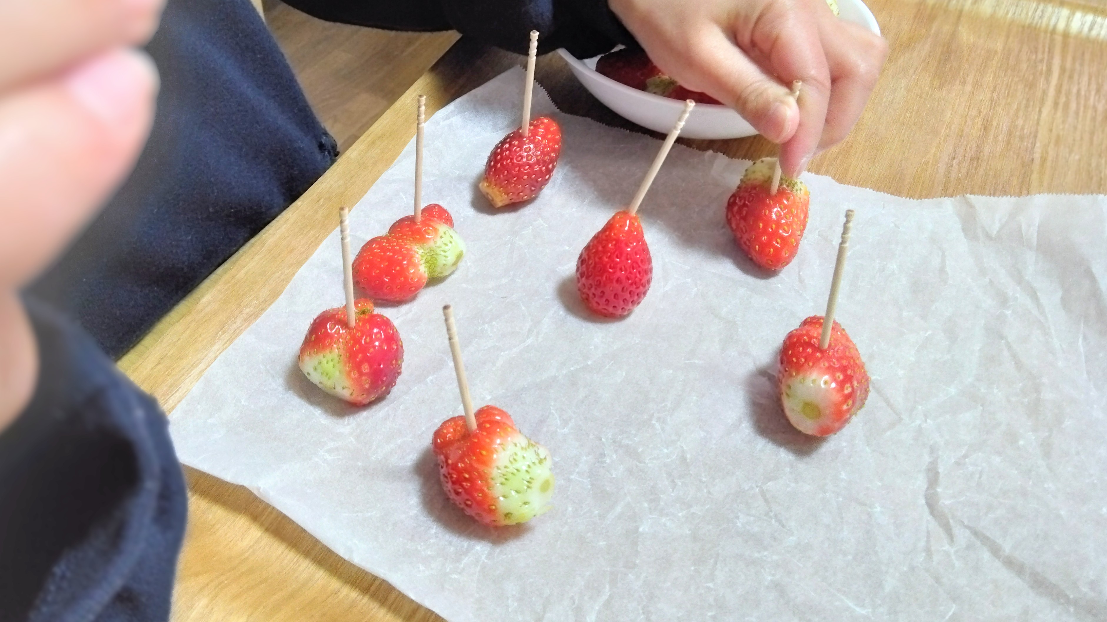 コスパ最強！屋台の定番「いちご飴」を親子で楽しくクッキング