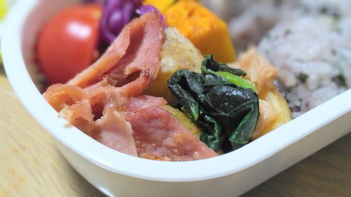 お弁当歴10年のわたしが5歳娘にせがまれてついに手を出したアルミカップ