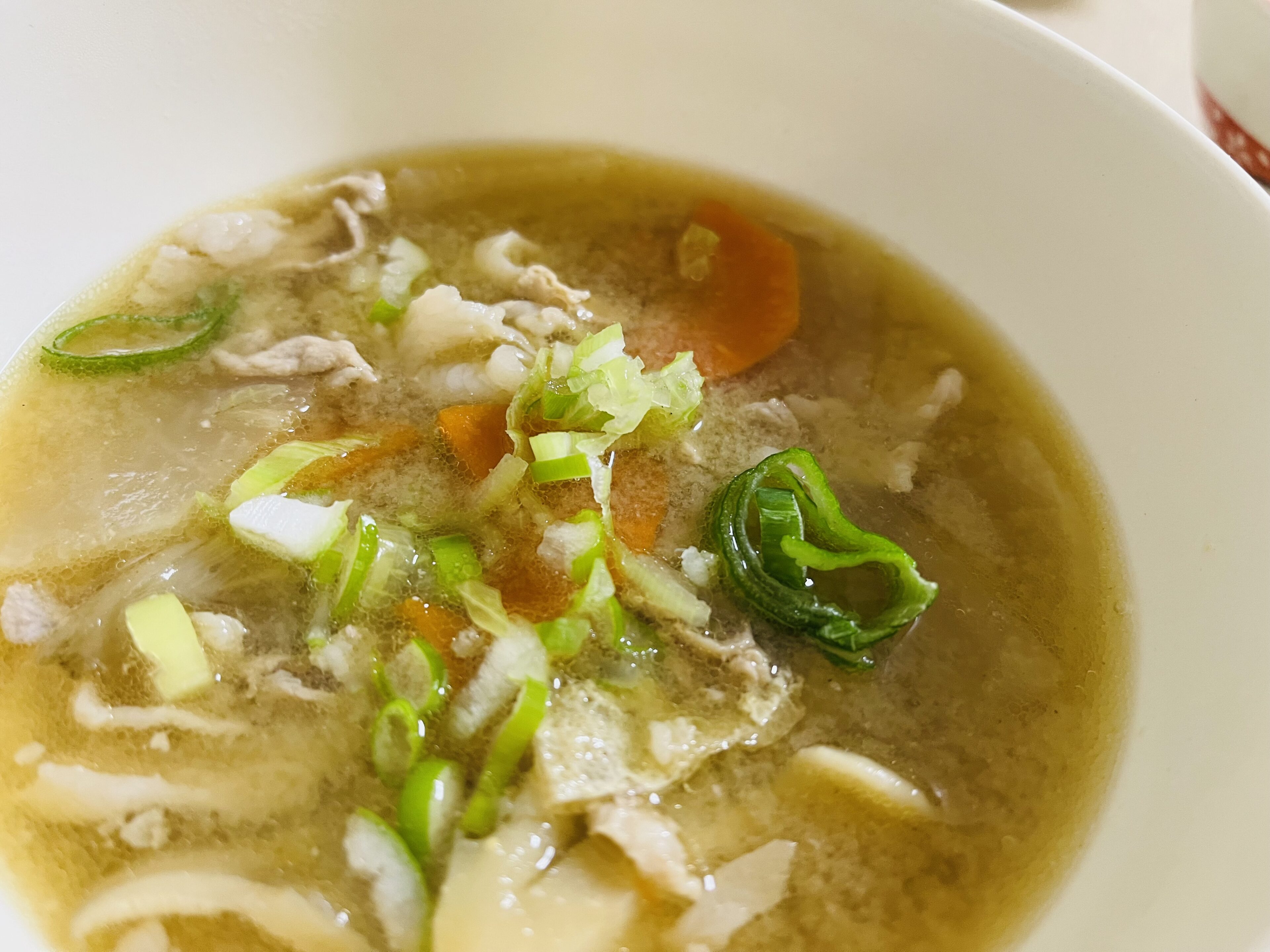 その手があったか！ママ友に教えてもらった斬新かつ楽な「豚汁」の作り方