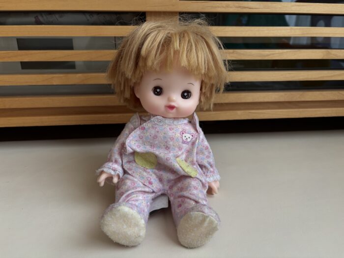 ２歳娘がお人形のお尻の穴から綿棒を入れた理由を聞いたら思わず吹き出した話