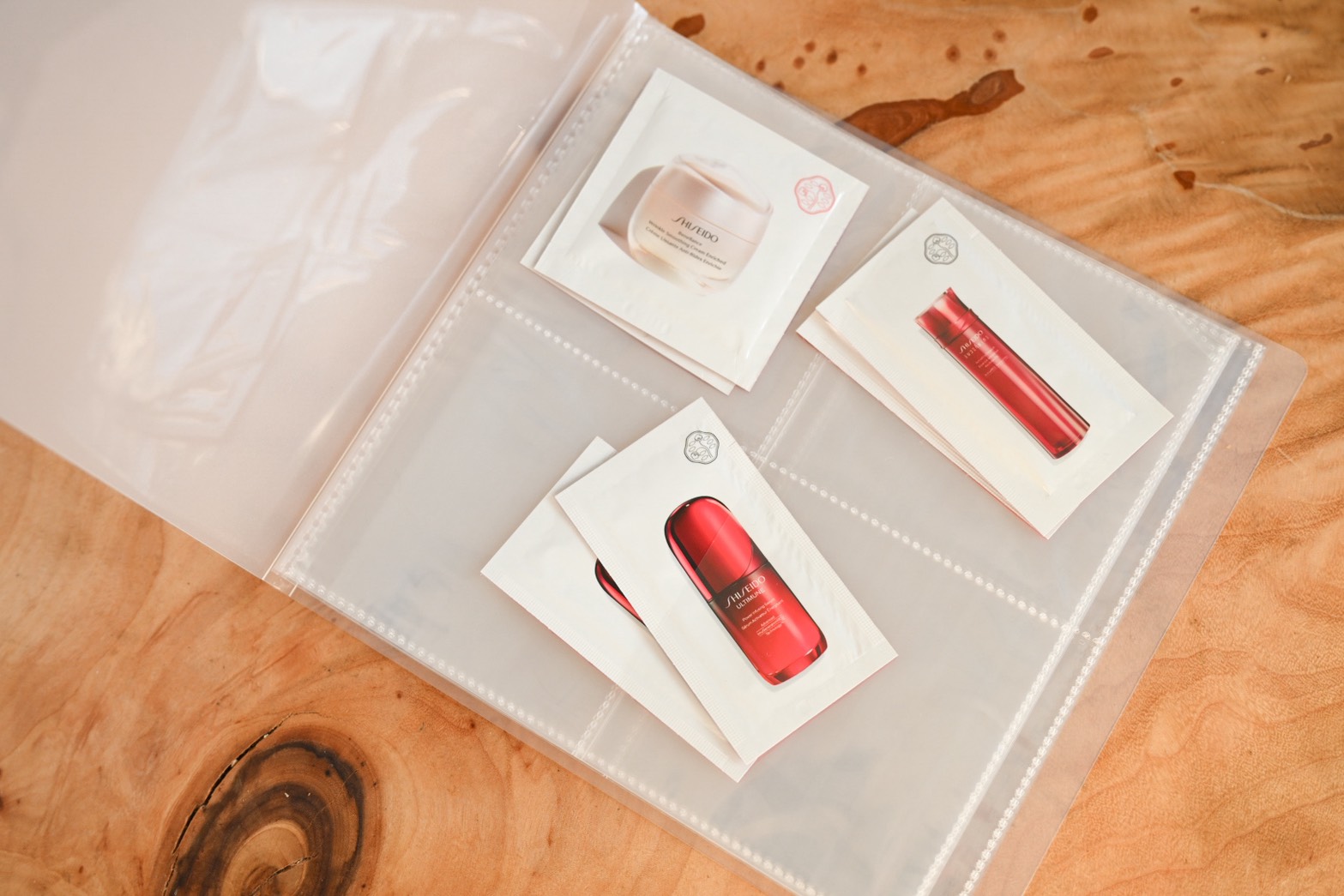 【100均】これでスッキリ！“じゃない”使い方でスッキリ！  SNSで話題の「メイクサンプル収納術」