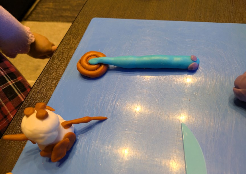 名作劇場!4歳児の粘土作品のチョイス&クオリティに母、脱帽