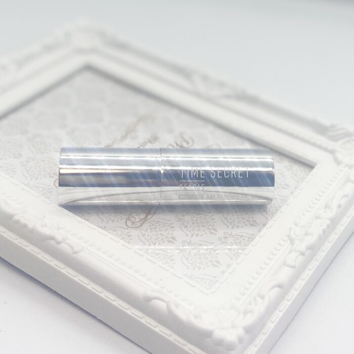 【おすすめの持ち歩きアイテム】タイムシークレットのスティック状バーム美容液で「追い保湿」