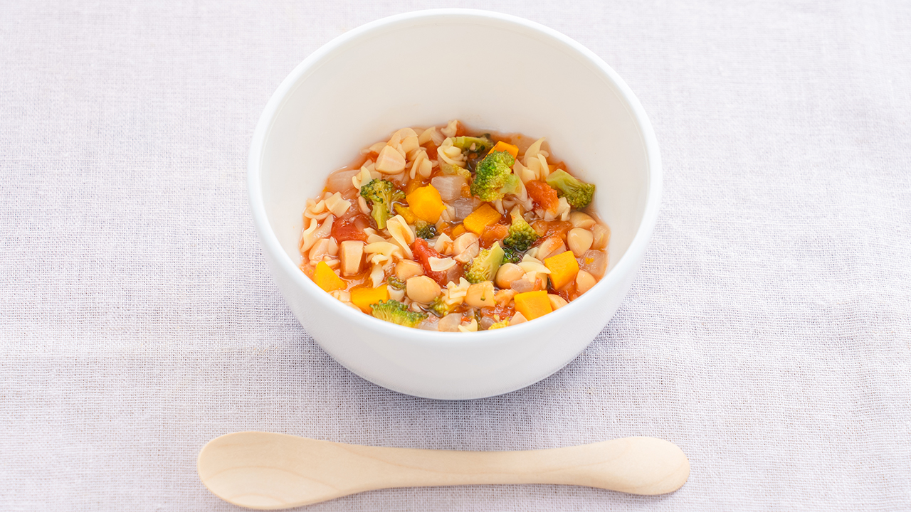 旬の野菜で変化をつける!大豆と彩り野菜のミネストローネ【ぐっち夫婦の離乳食レシピ】
