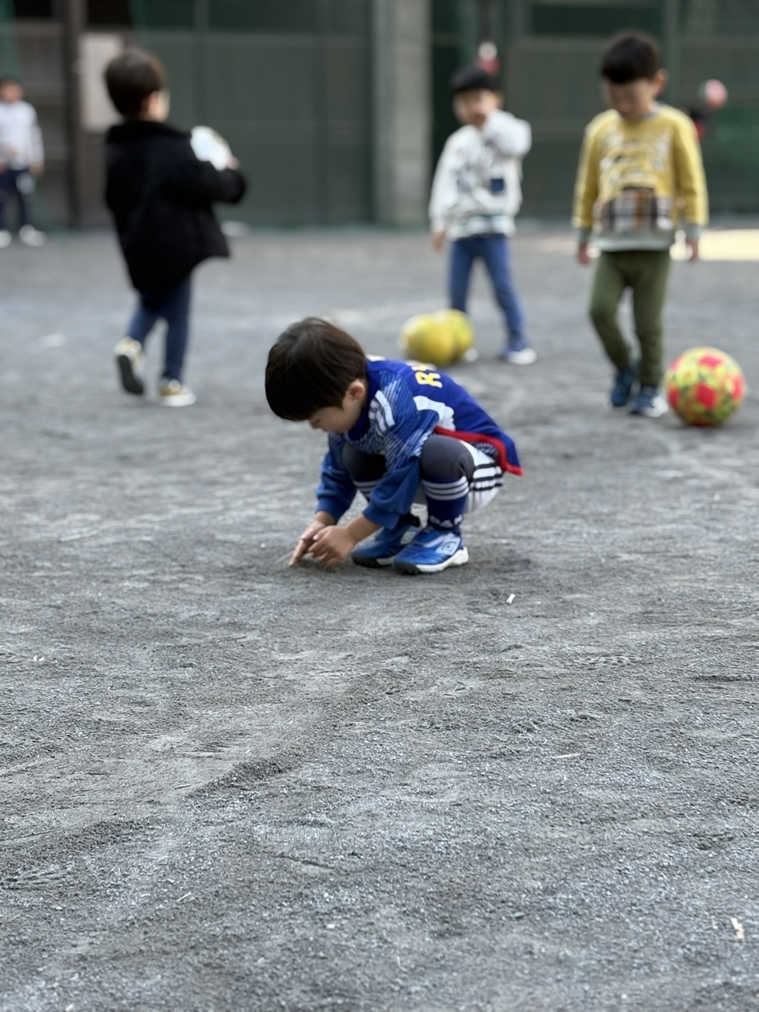 3歳息子、サッカー教室で「1時間ひたすら砂遊び」Threadsで大反響を呼んだ、父の葛藤と救い