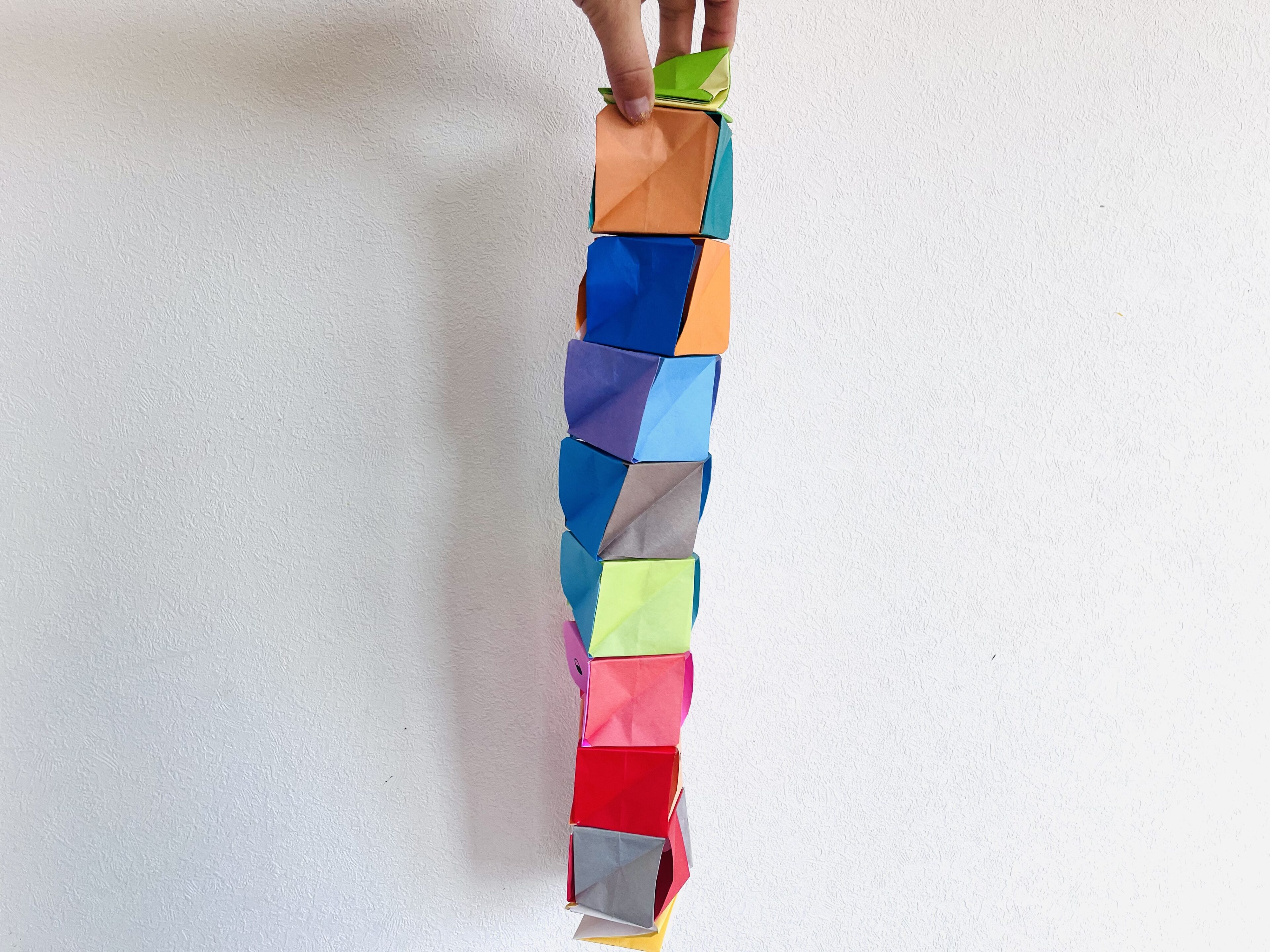 どんどん繋げる！折り紙で「伸びるキューブ」の作り方