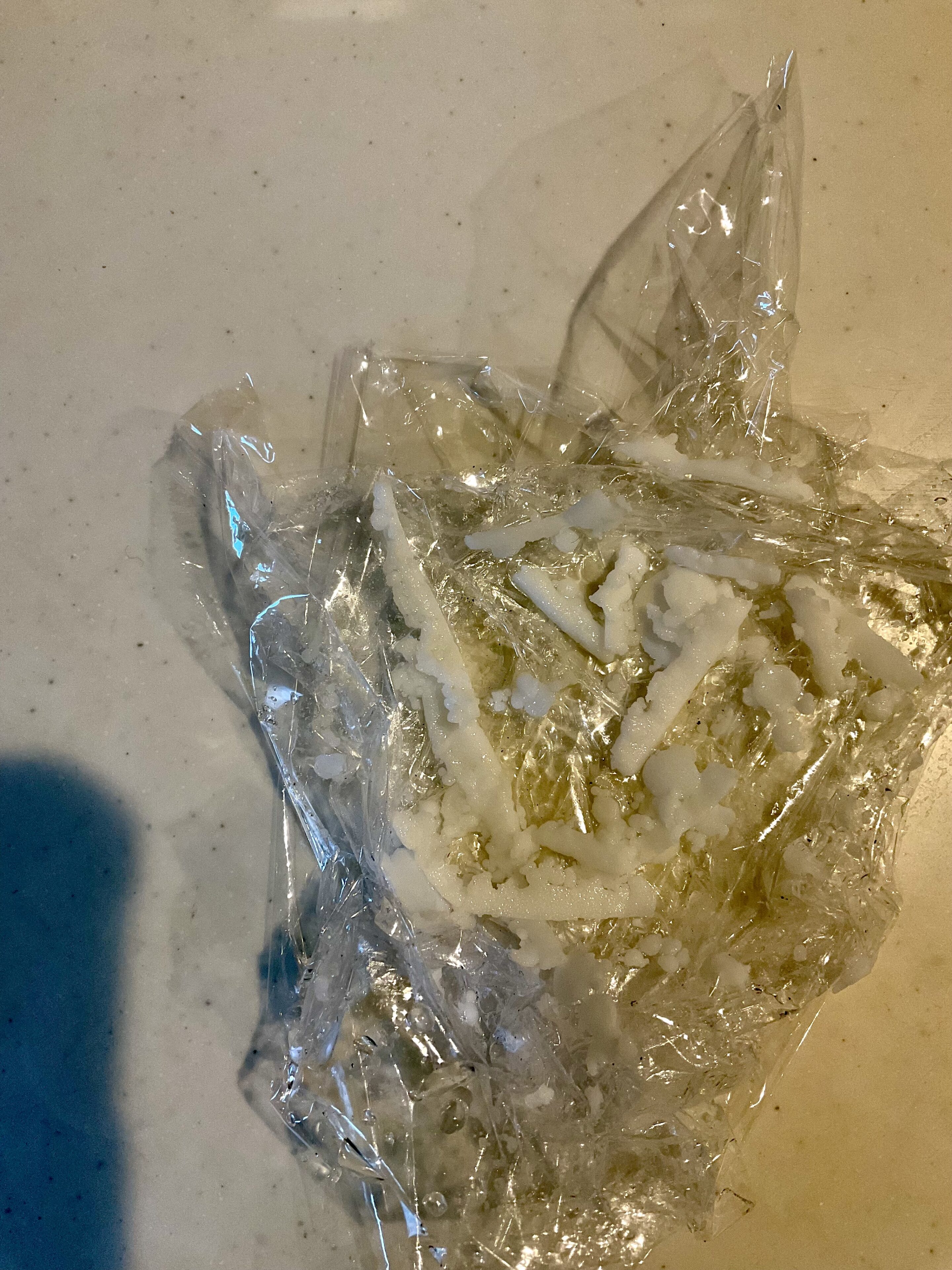 夕食前にシンクが詰まった…!原因はまさかの「豚しゃぶの茹で汁」でした