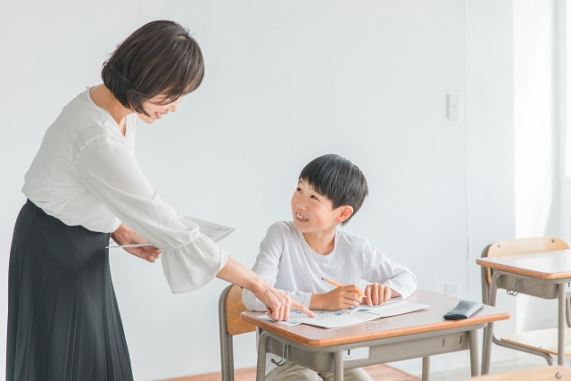 小学校の先生は厳しい？園とのギャップに戸惑う子どもの見守り方