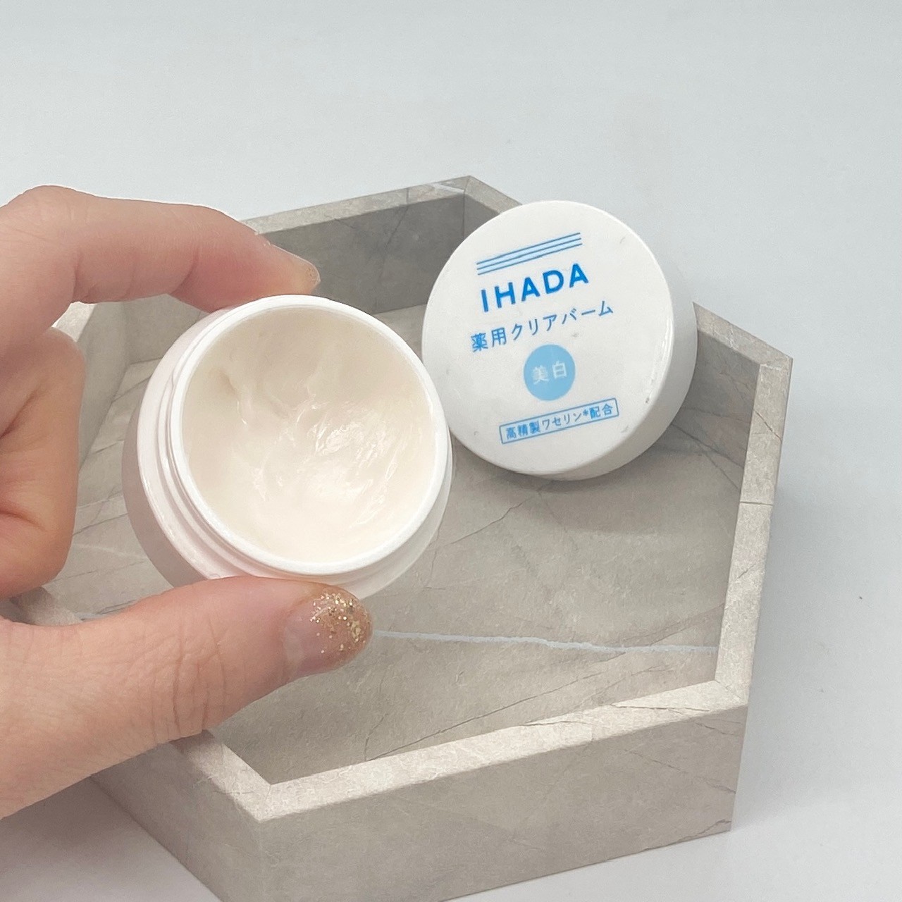 【1つで3役のお守りバーム】肌を保護してうるおい密封！肌荒れを防ぐ！シミを防ぐ！