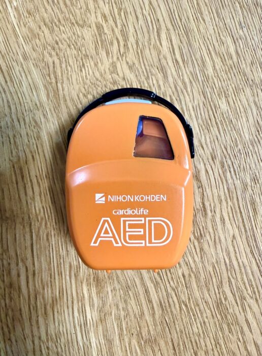 街を歩くとAEDを探す息子。元医療従事者の母も困惑した“ある質問”と止まらない探究心