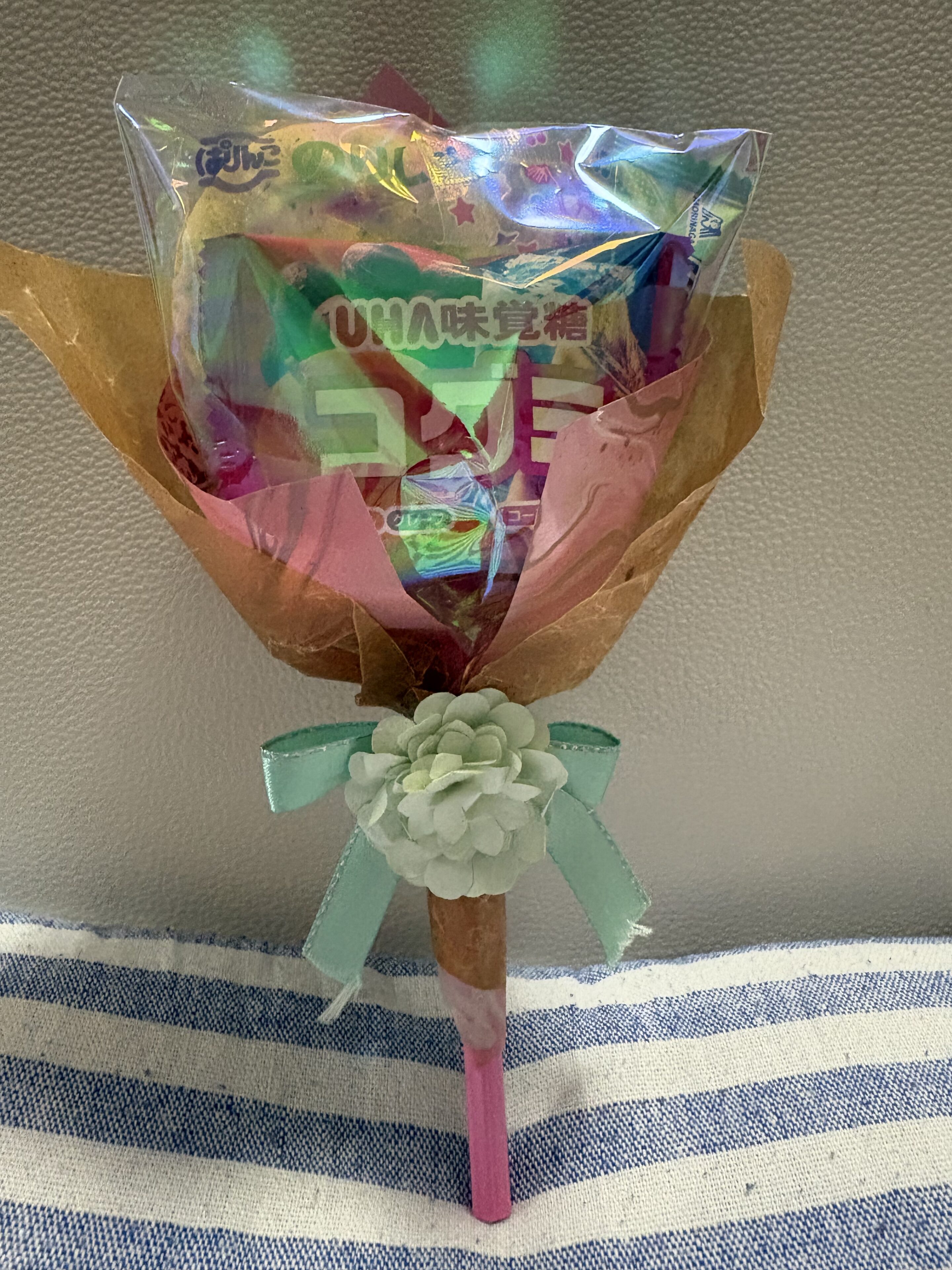 卒園式でいただいた「お菓子ブーケ」が可愛すぎた！写真映えアイテムにおすすめ