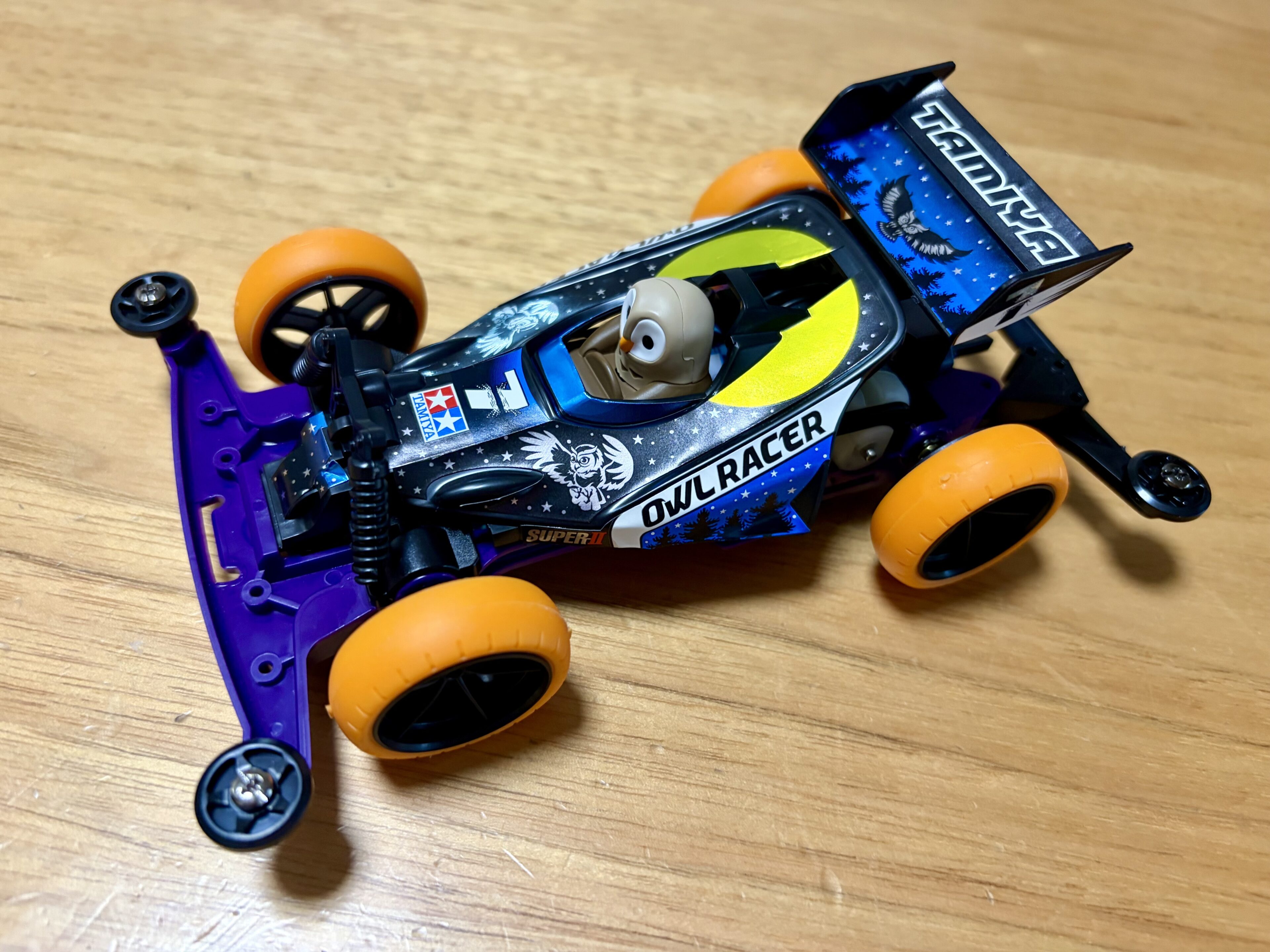 第4世代も安定の楽しさ!親子でTAMIYAのミニ四駆工作