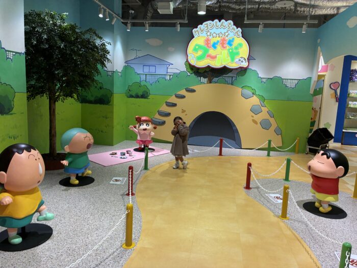 【東京・新宿】しんちゃん好き必見！無料で楽しめる体験型店舗「クレヨンしんちゃんオカシナもぐもぐワールド」