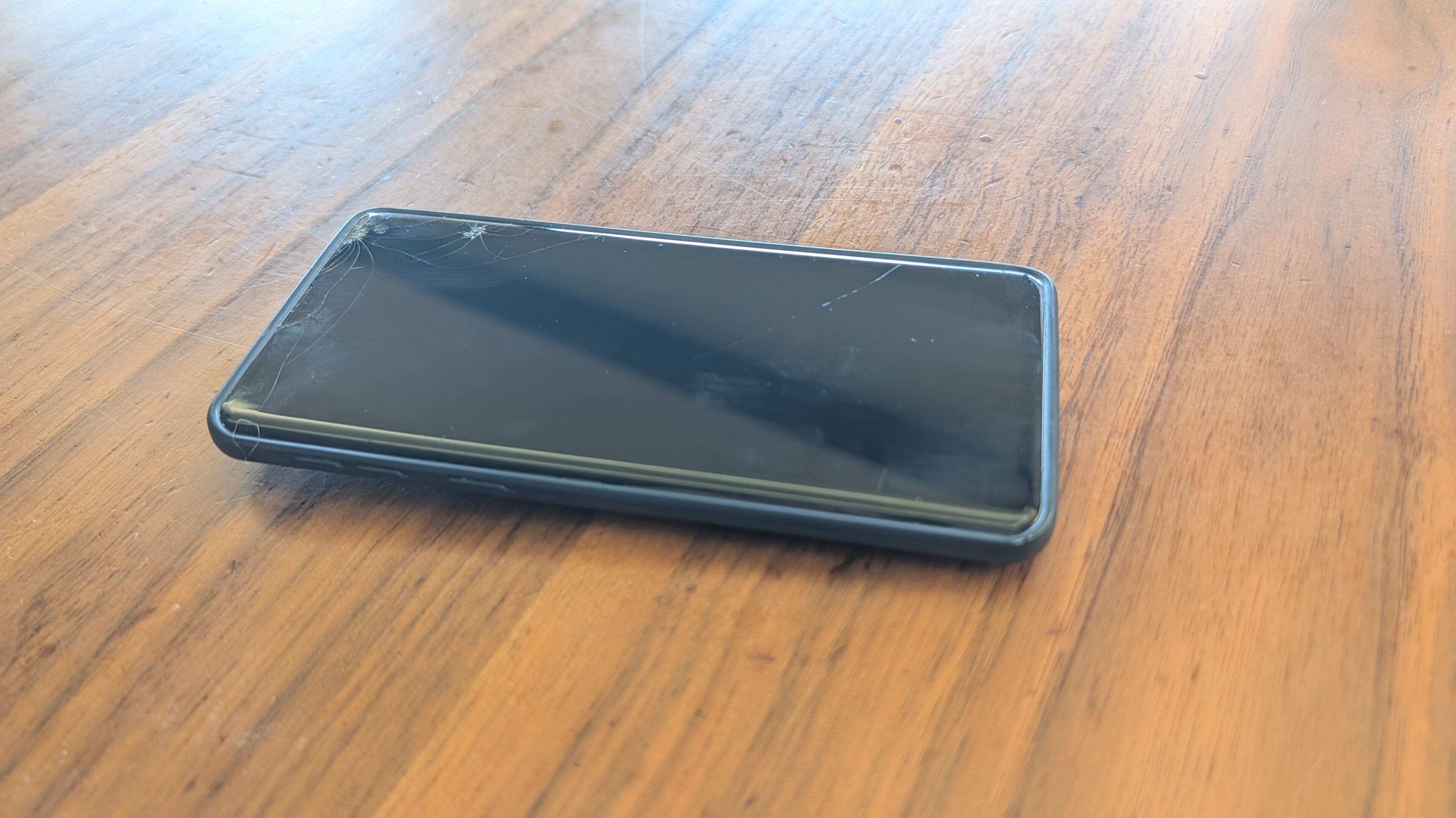 中1息子のスマホへ電話…出た相手はまさかの警察官だった話