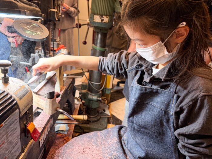 【体験レポ】なぜ男の子たちが釘付けに？文具イベントで人気の「木のペン」を娘と作ってみた！