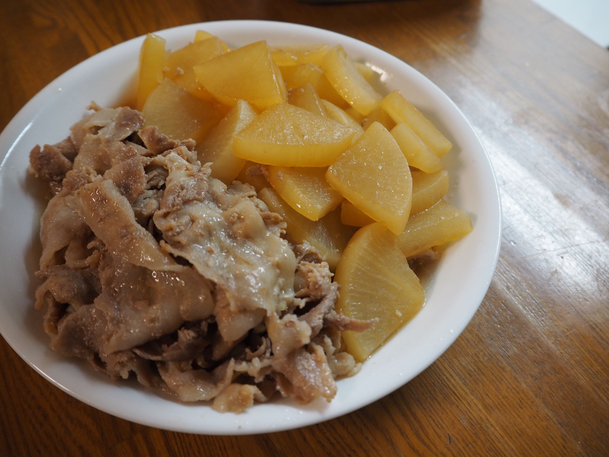 忙しい日の夕飯は「ホットクックの煮物」で乗り切る。わが家の定番2品