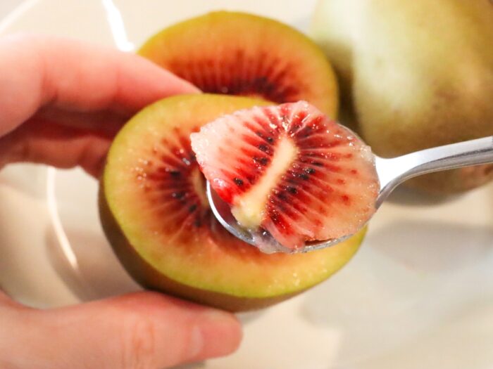 【コストコ】期間限定の“赤いキウイ”が美味しすぎた…想像以上だった