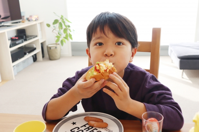 その食事、子どもの不調につながっているかも？「良かれと思って」が招く、糖質に偏った食事の落とし穴