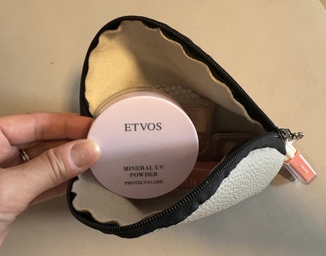 送迎だけの日も安心！春の紫外線対策と透明感を叶えるラベンダーUVパウダー