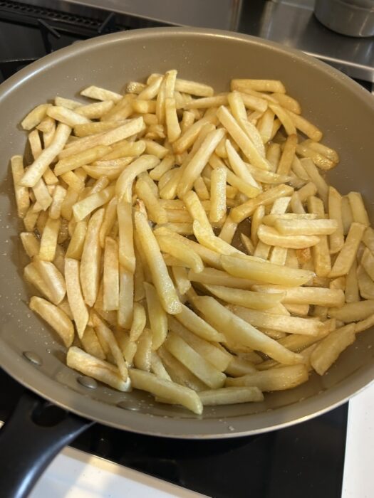 【SNSで話題】揚げ物の油に○○を入れるだけ！油跳ね対策を試してみた