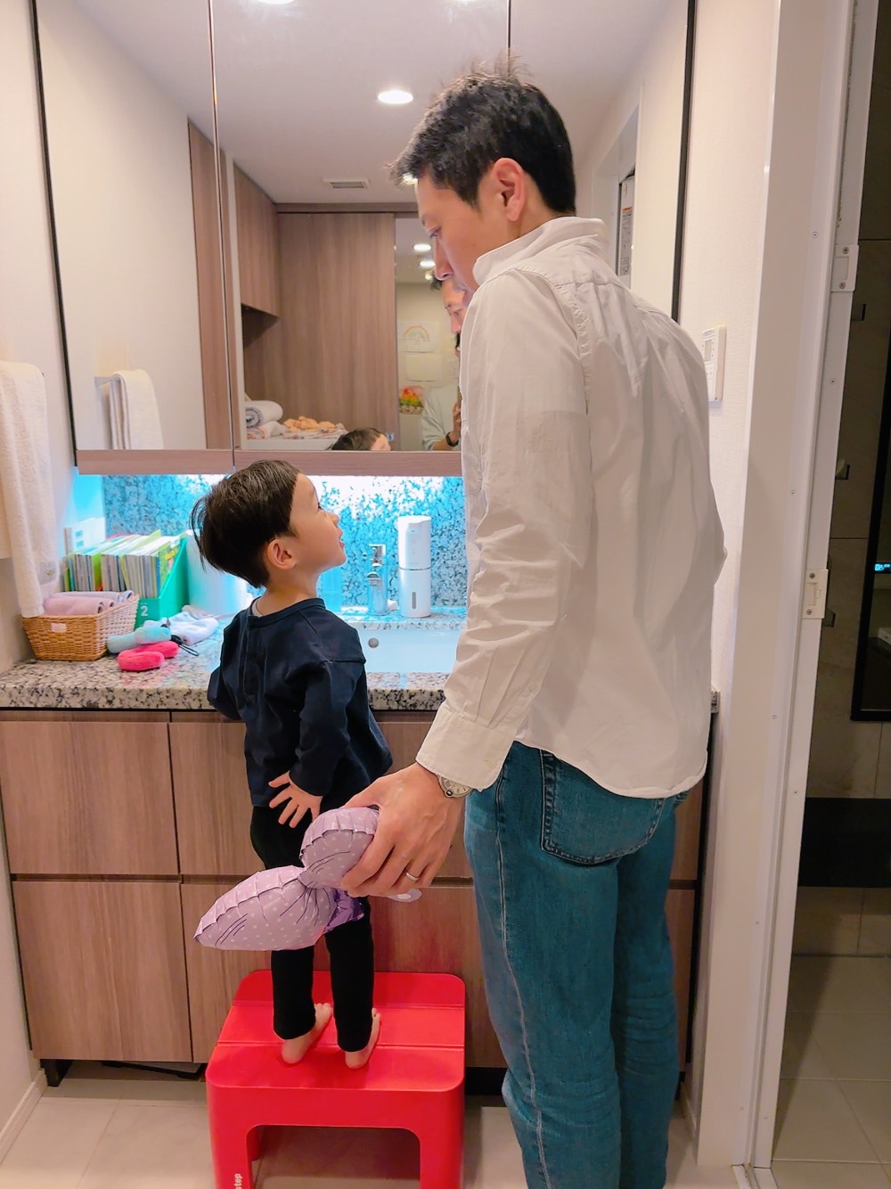 保育士は一瞬で見抜く?「家庭が温かい子」に共通する10の特徴と、3歳息子の行動に思う事
