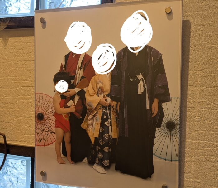 想定外すぎる…写真館で末っ子だけ金太郎になった切実な理由