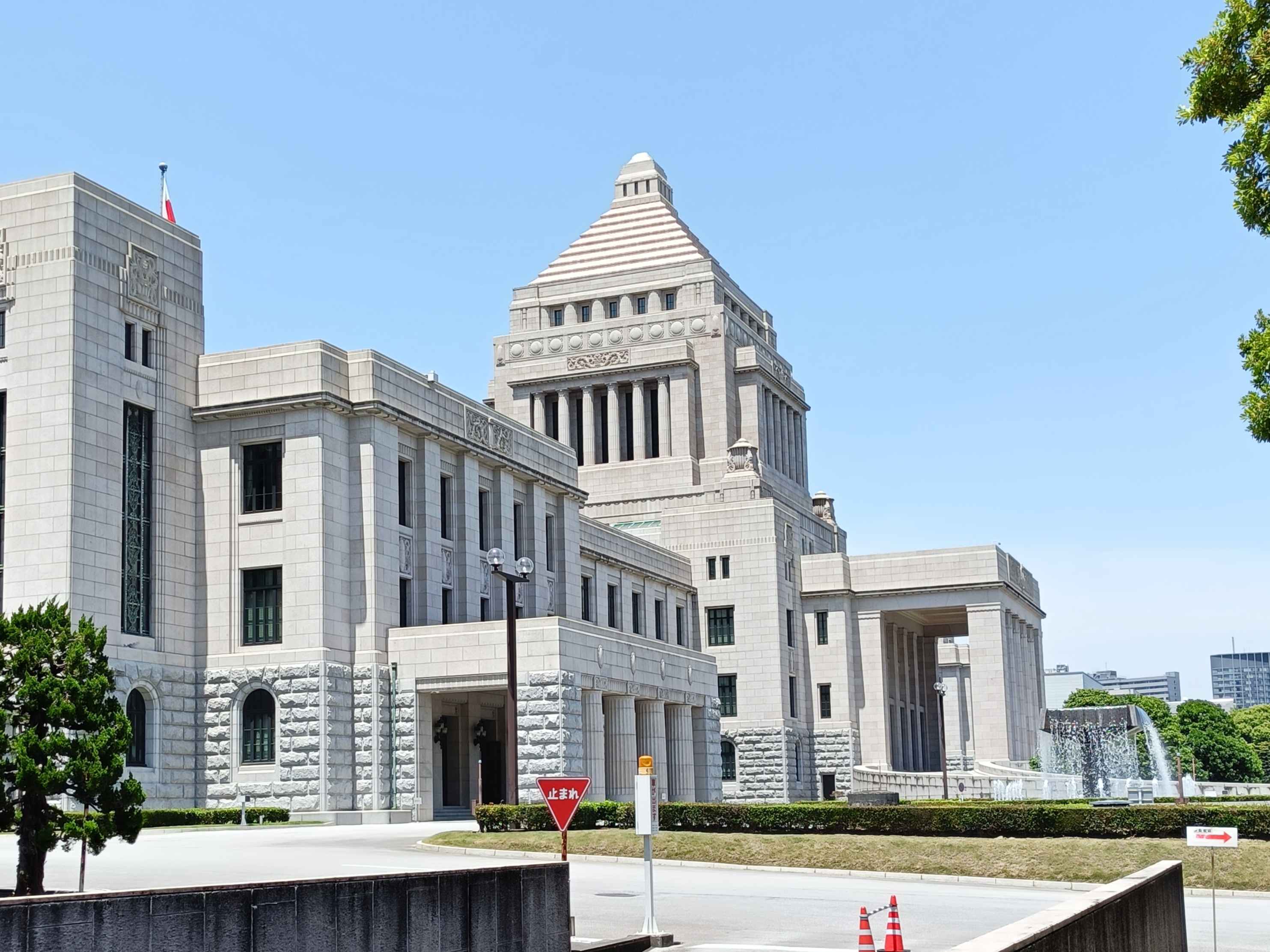 【東京】ゴジラ好きの息子が大興奮！国会議事堂見学で気づいた“建築の美しさ”
