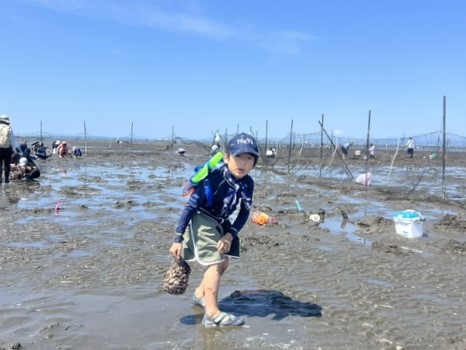 【潮干狩り】初夏のお出かけにぴったり！子どもと一緒に“発見いっぱい”の体験へ