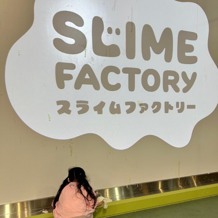 【関西初】大阪万博でも話題になった“のび〜るスライム体験”「スライムファクトリー」が楽しすぎた！