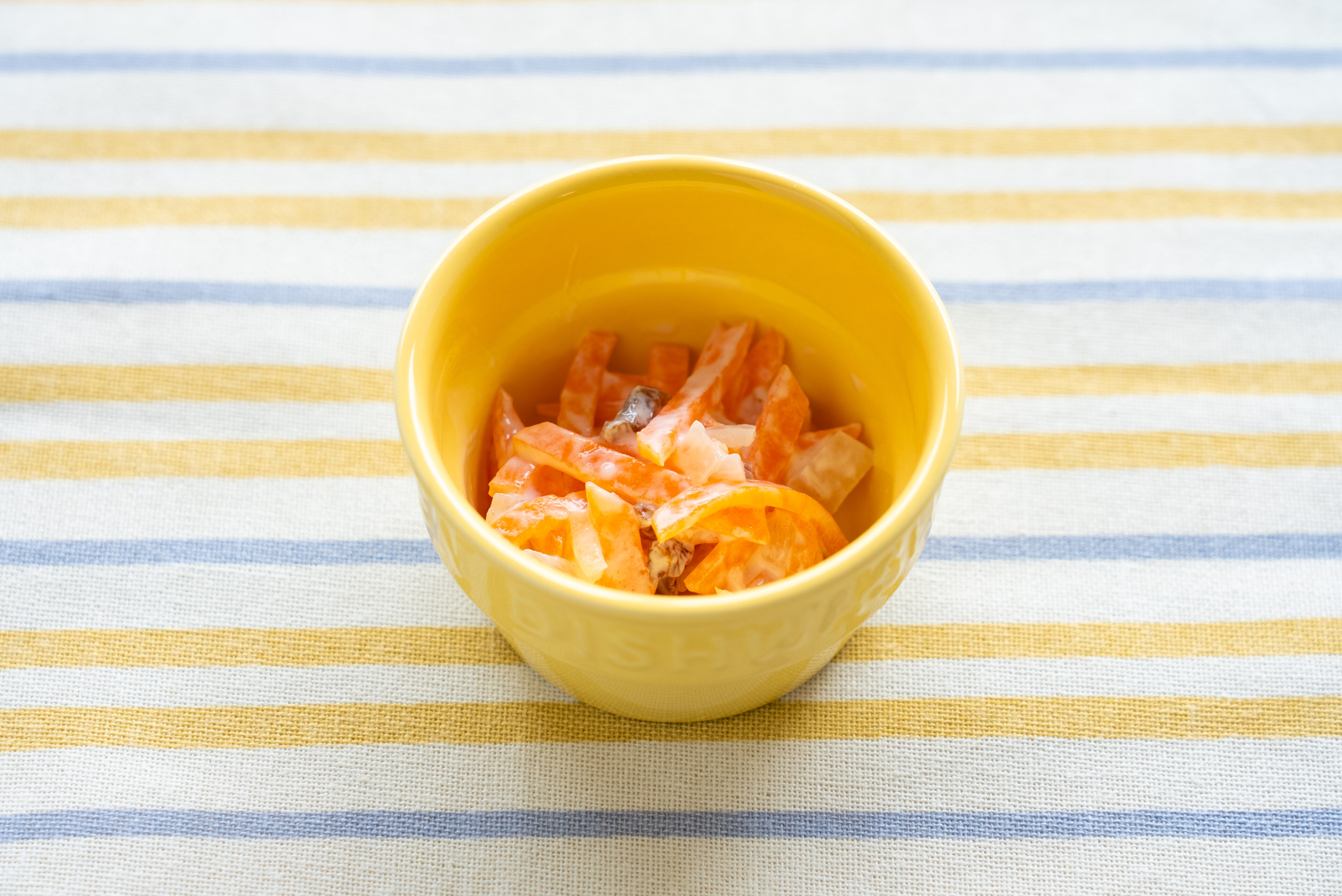 旬の食材を使った離乳食・後期以降のレシピ「キャロットヨーグルトラペ」【ぐっち夫婦の離乳食レシピ】