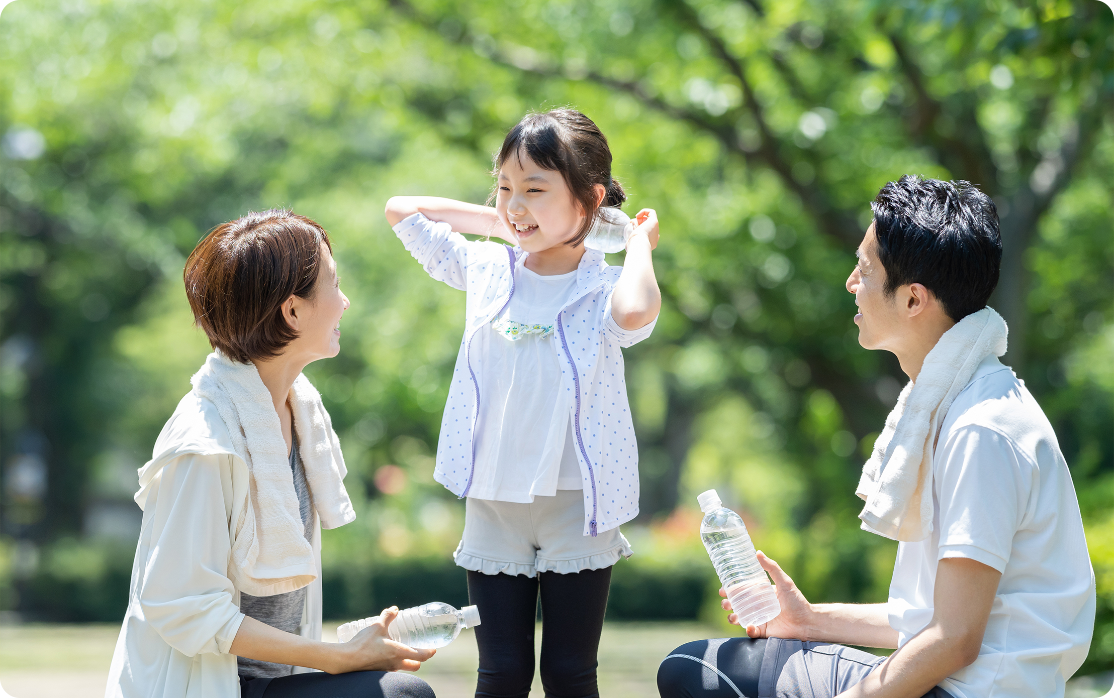 家族で過ごす夏のイメージ