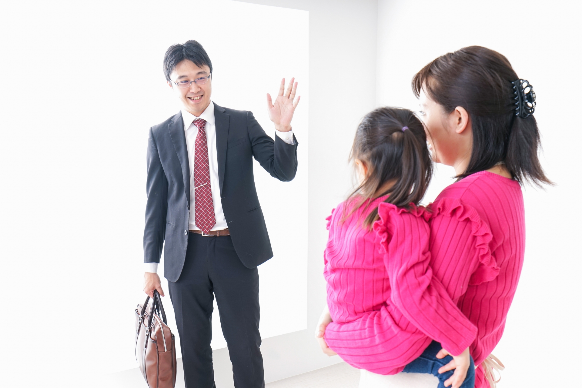 夜の不在も怖くない！子どもの不安を減らす出張前「3つの声かけ」