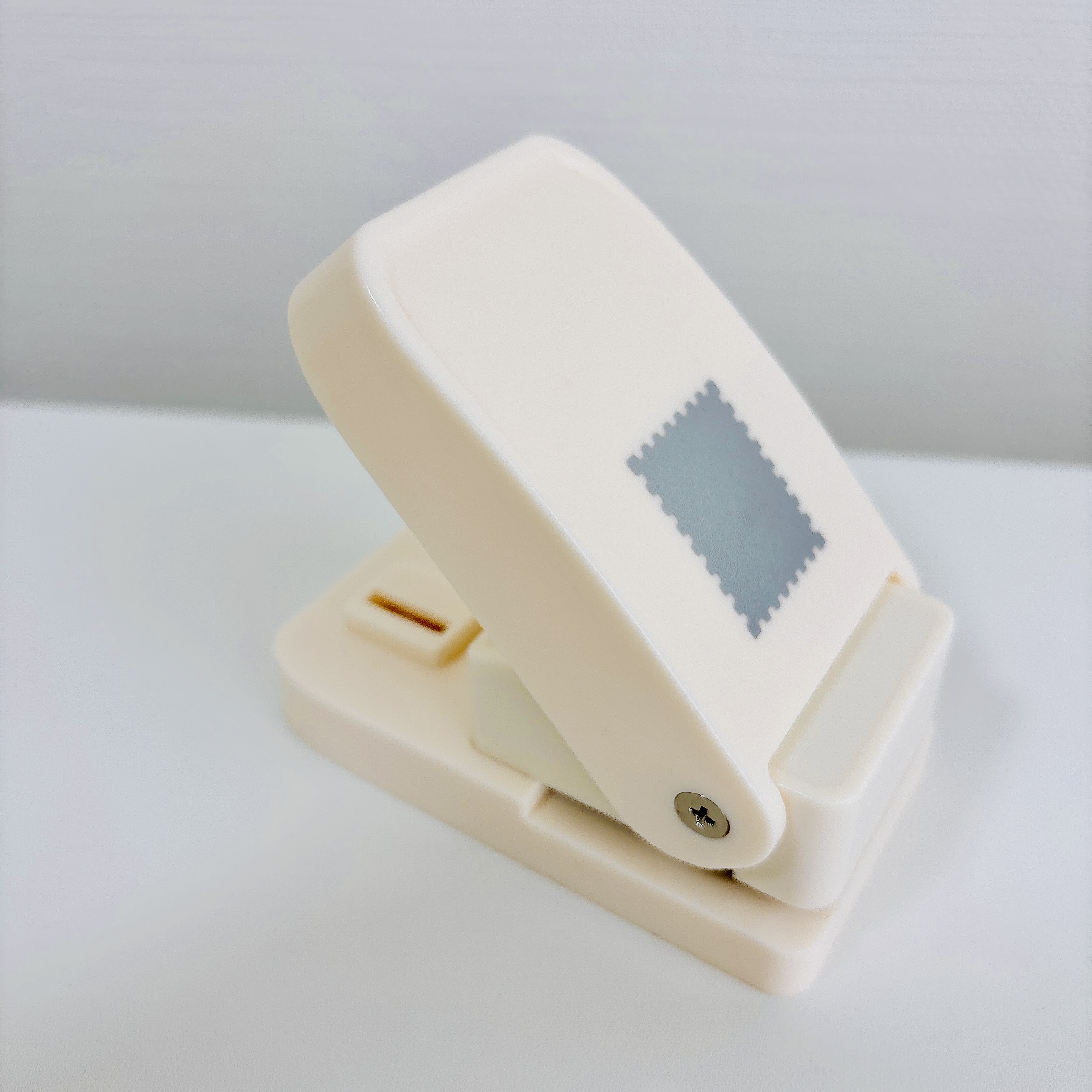 待望！【スリコ】切手型クラフトパンチでオリジナル切手コレクションを楽しもう！