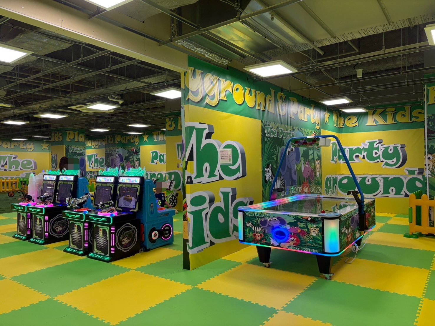 出入り自由!持ち込みOKで遊べる室内遊び場【The Kids】が夏の味方!