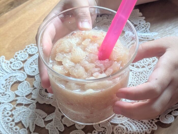 スタバに負けない！？「桃のフラッペ」を家で作ろう！