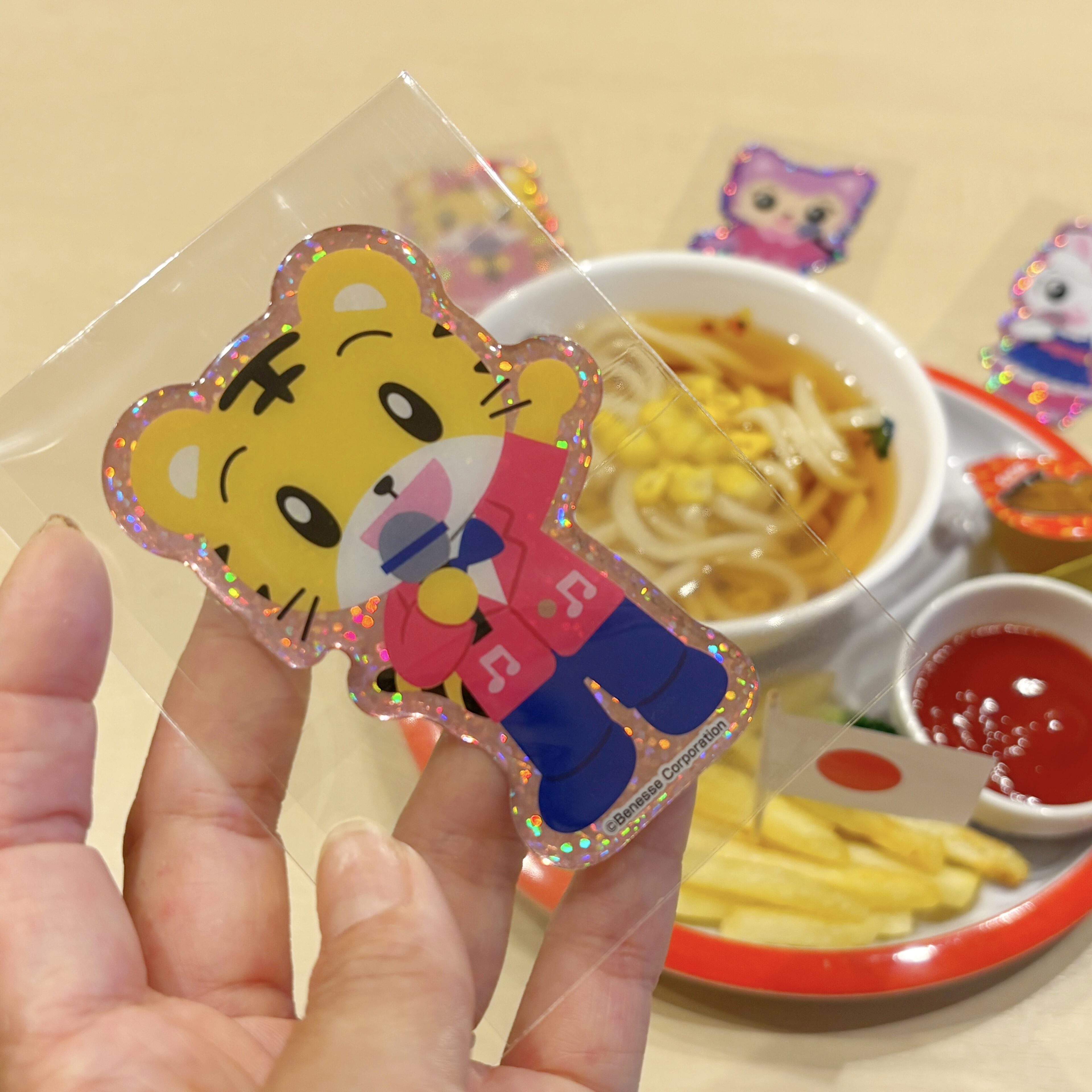 猛暑の親子のおでかけにカラオケ！しまじろうと遊んで学べる夏限定コラボ開催