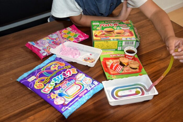 「レンジ使うの！？」知育菓子を難易度別に作ったら本格的すぎて親が驚愕