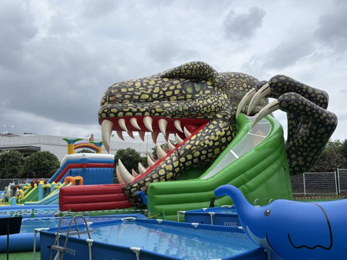 【横浜】手ぶらでOK！ちびっこプールが全面リニューアル！！巨大恐竜滑り台登場！