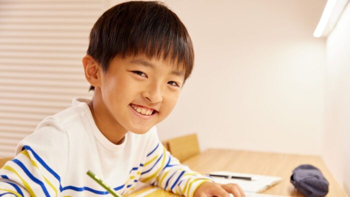 監視を卒業！　子どもを伸ばす宿題の付き合い方は「見守り」がポイント