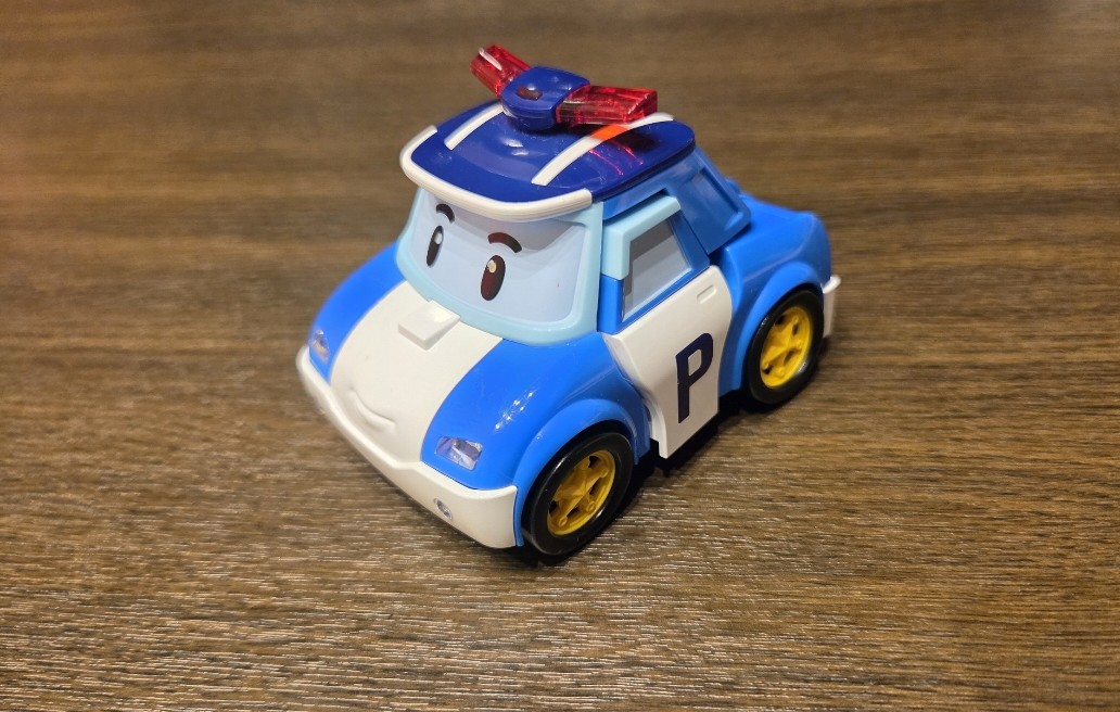 曲がり角からパトカーが！咄嗟の5歳児の発言と行動に胸キュン！