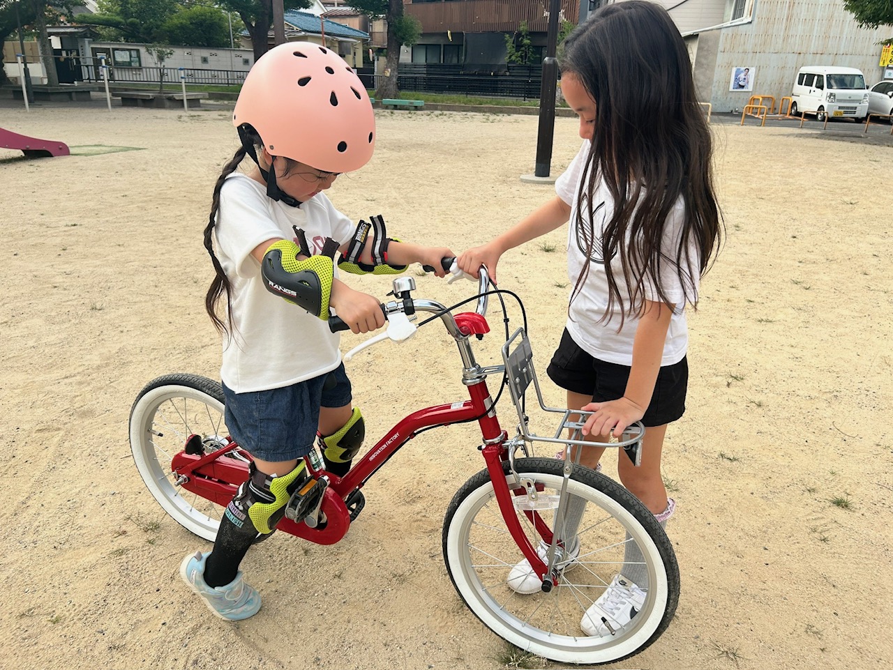 「自転車に乗れるようになりたい！」猛暑の中、親子で挑戦した夏